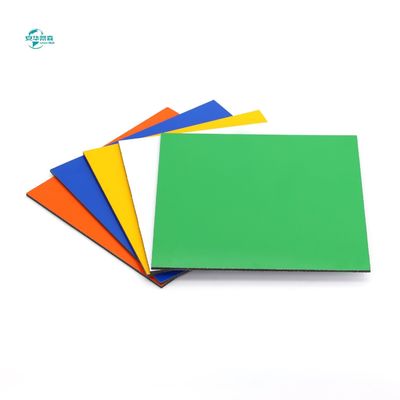 Épaisseur de 0,06 mm - 0,50 mm Parement intérieur extérieur revêtement composite extérieur revêtement mural PVDF